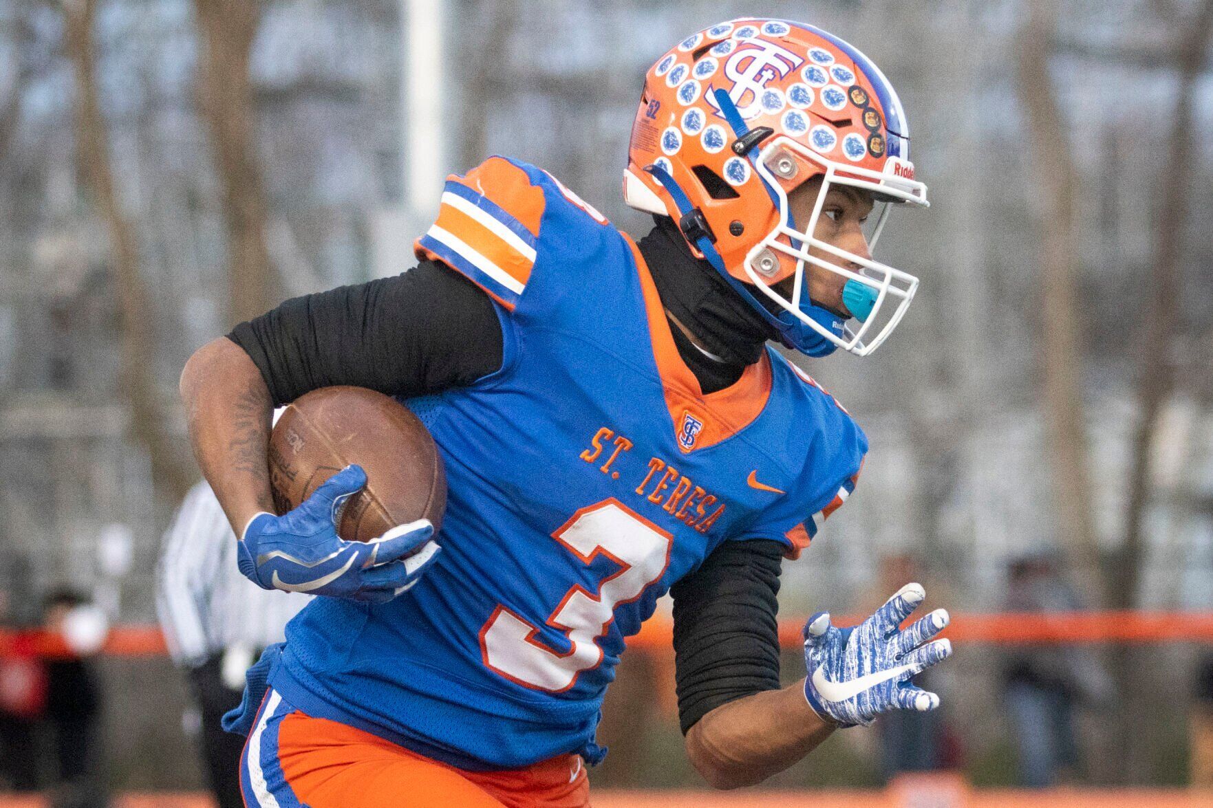 112022-dec-spt-st-teresa-football-gallery_16.JPG